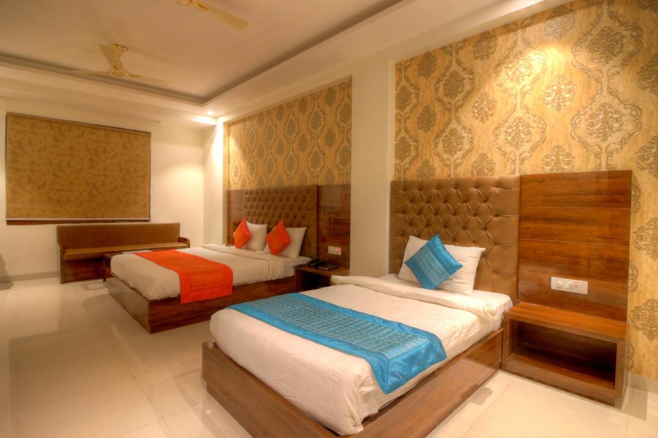 Hotel Classic Paradise 新德里 外观 照片
