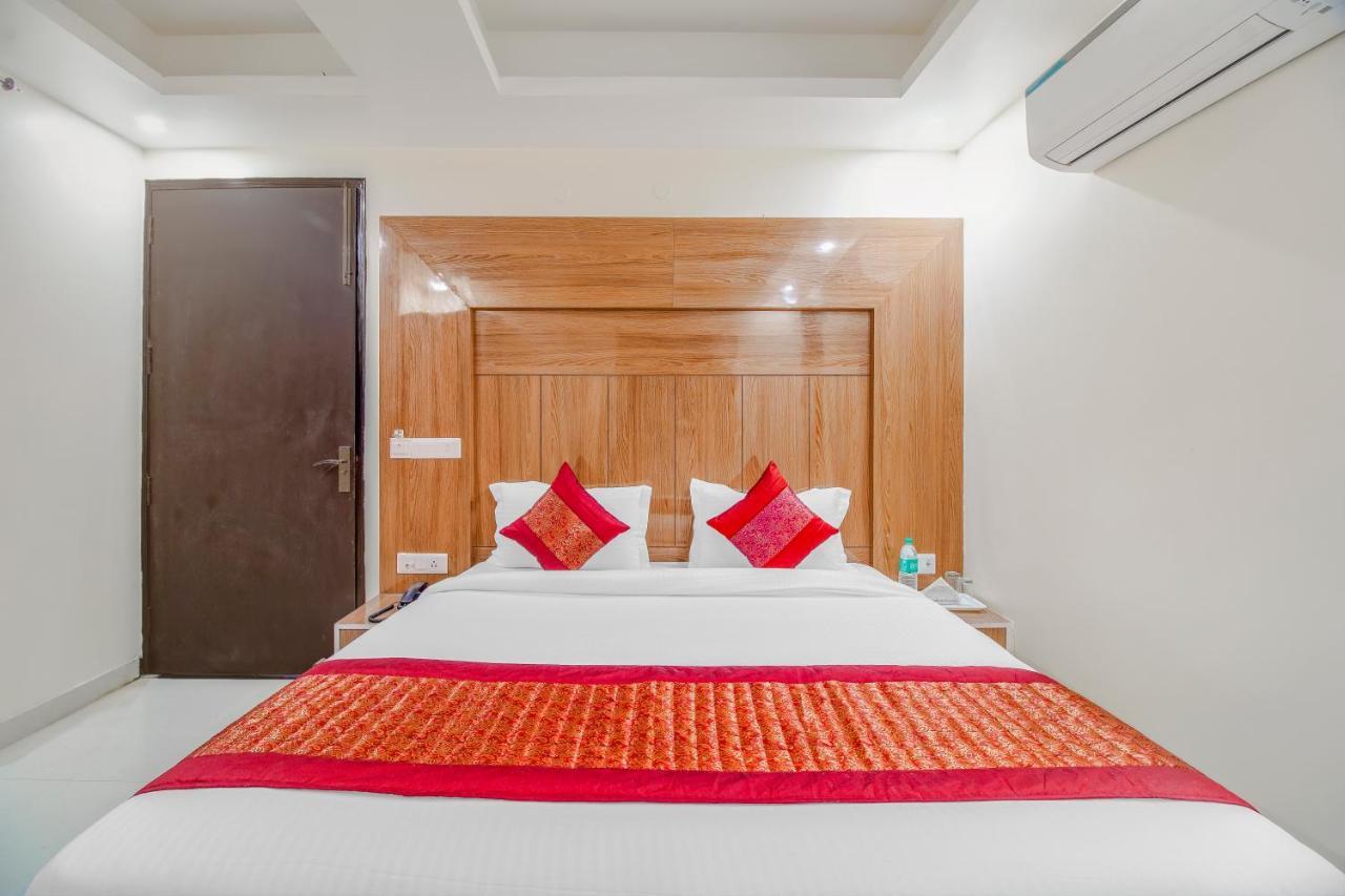 Hotel Classic Paradise 新德里 外观 照片